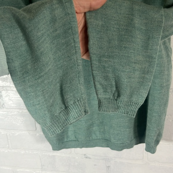 Pendleton Merino Wool Turtle Neck Sweater - Picture 4 of 11